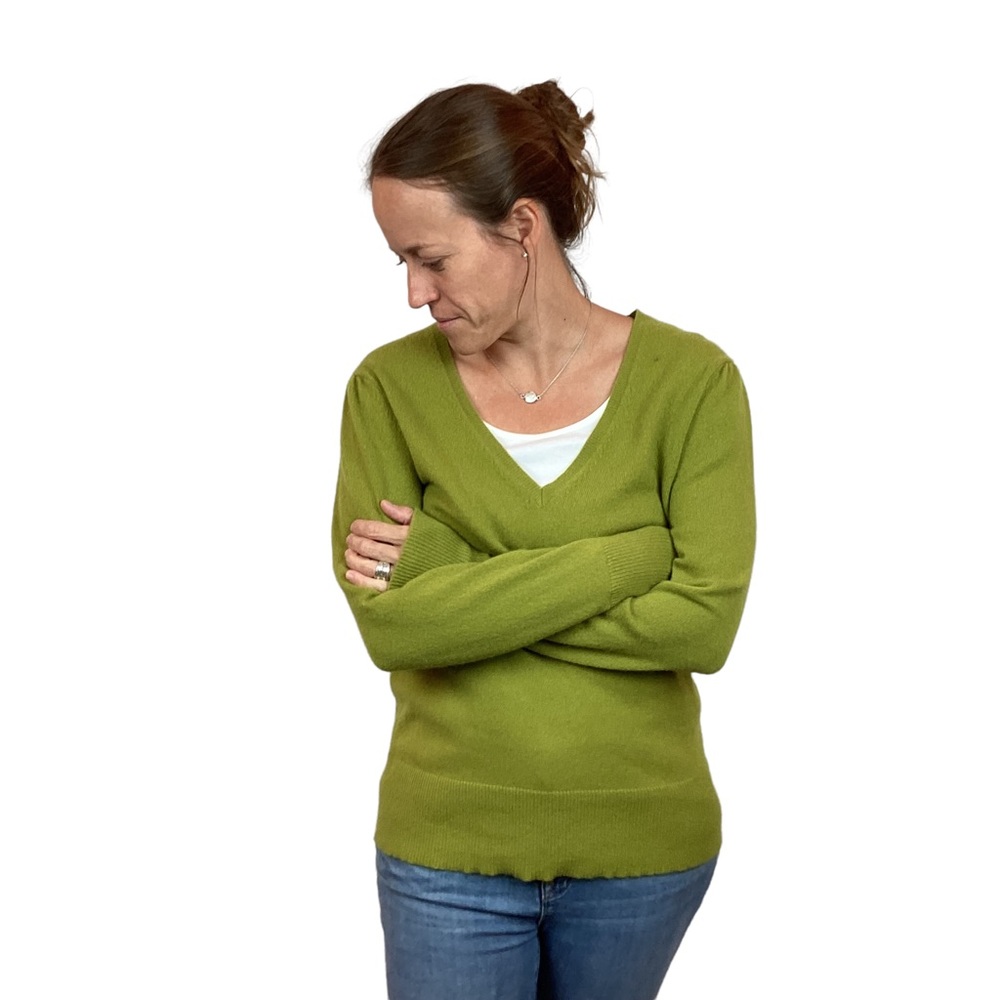 Victor Cashmere V-Neck Sweater Olive Green